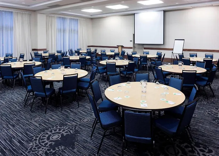 Courtyard By Marriott Richmond Downtown